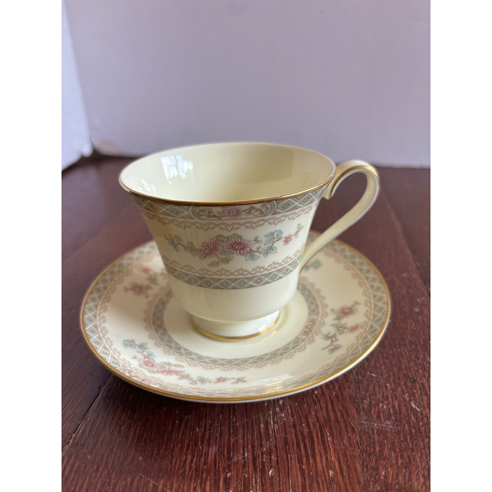 Minton Legacy Fine Bone China Teacup and Saucer Set Floral Gold Trim '84 England